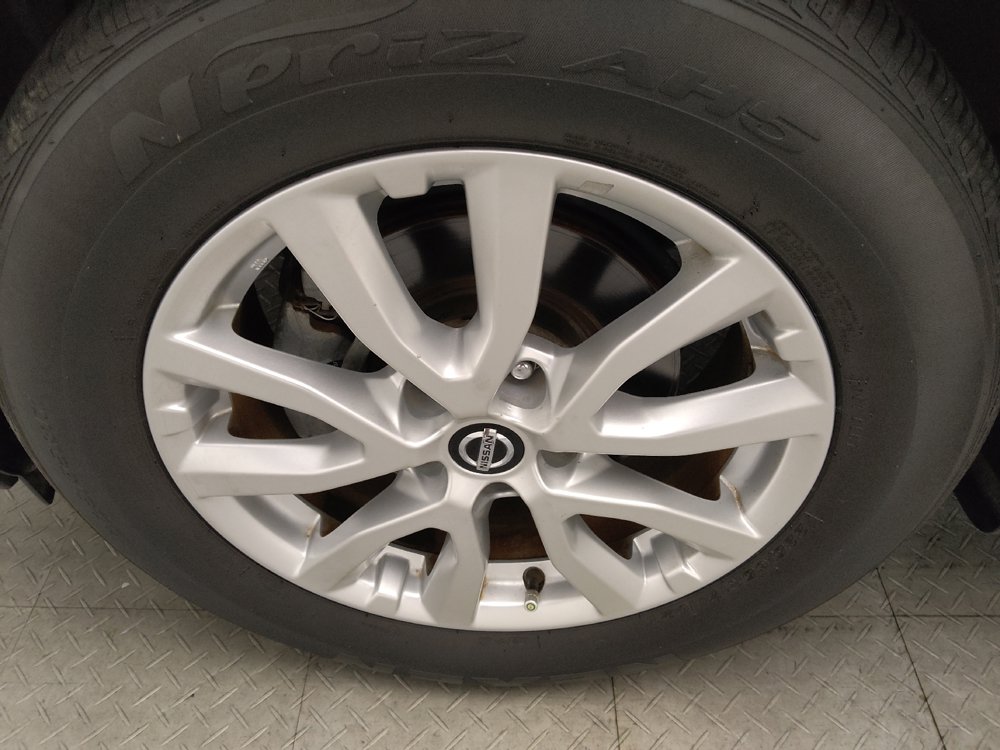 Used 2019 Nissan Rogue S w/ Special Edition Package FWD image 31
