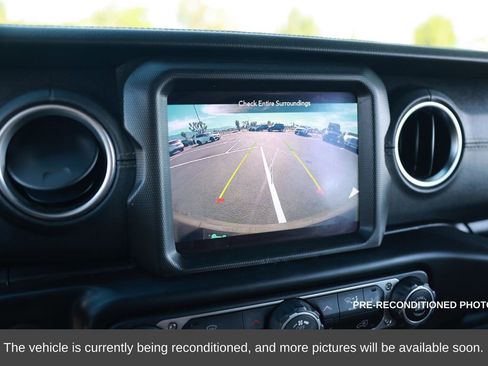 Used 2022 Jeep Wrangler Unlimited Sahara w/ Safety Group image 17