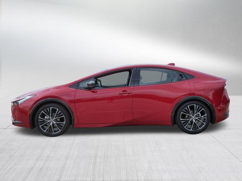 Certified 2025 Toyota Prius XLE FWD image 5