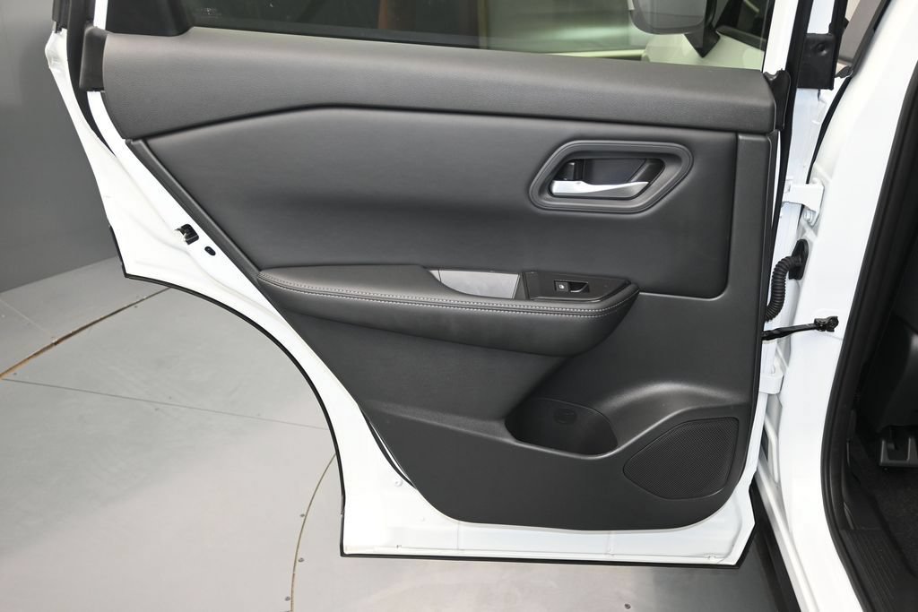 Certified 2026 Nissan Rogue SV AWD/4WD image 20