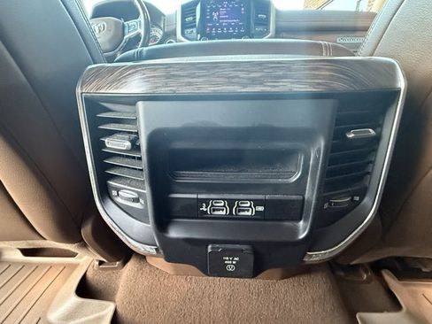 Used 2019 RAM 1500 Laramie image 18