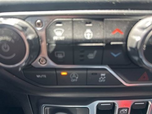 Used 2020 Jeep Gladiator Sport w/ Quick Order Package 24S AWD/4WD image 18