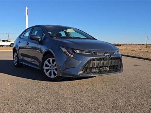 Used 2022 Toyota Corolla LE image 9