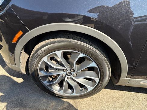 Used 2022 Lincoln Nautilus Reserve AWD/4WD image 13