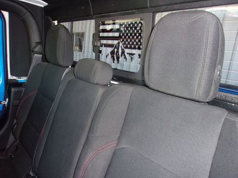 Used 2021 Jeep Gladiator Rubicon image 16