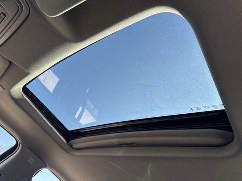 Used 2022 Chevrolet Silverado 1500 LTZ image 31