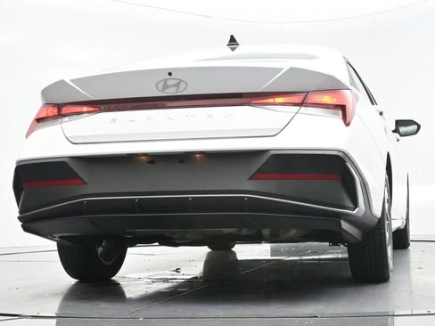 Used 2024 Hyundai Elantra SEL FWD image 47