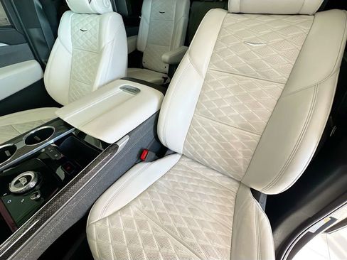 Used 2025 Cadillac Escalade V image 22