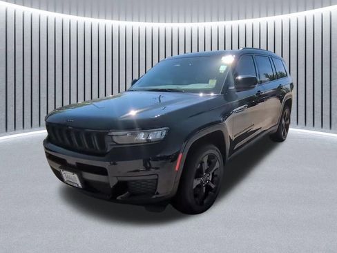 Used 2023 Jeep Grand Cherokee L Laredo AWD/4WD image 3