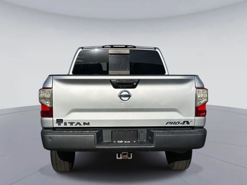 Used 2019 Nissan Titan PRO-4X image 5