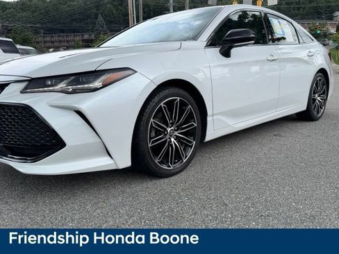 Used 2019 Toyota Avalon Touring w/ Advanced Safety Package FWD image 9