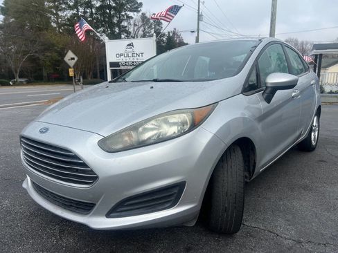 Used 2019 Ford Fiesta SE image 3