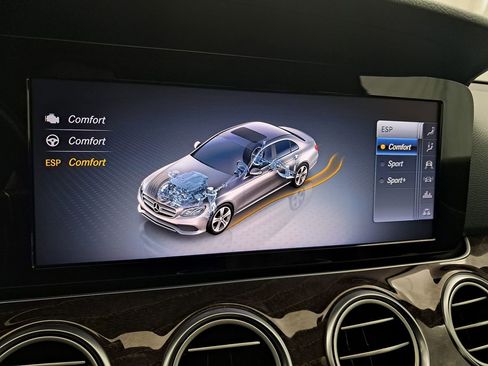 Used 2018 Mercedes-Benz E 400 4MATIC Sedan image 33