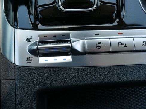 Used 2024 Kia Carnival SX Prestige FWD image 28