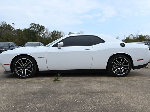 Used 2022 Dodge Challenger R/T w/ Plus Package image 3