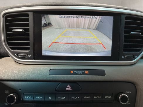Used 2020 Kia Sportage LX AWD/4WD image 10