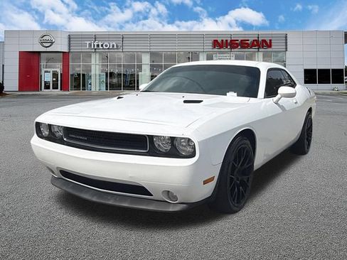 Used 2013 Dodge Challenger SXT Plus RWD image 3