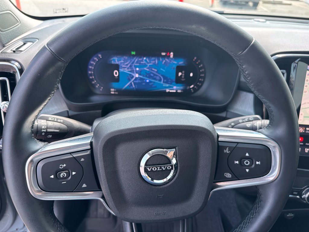 Used 2025 Volvo XC40 B5 Plus w/ Protection Package Premier AWD/4WD image 32