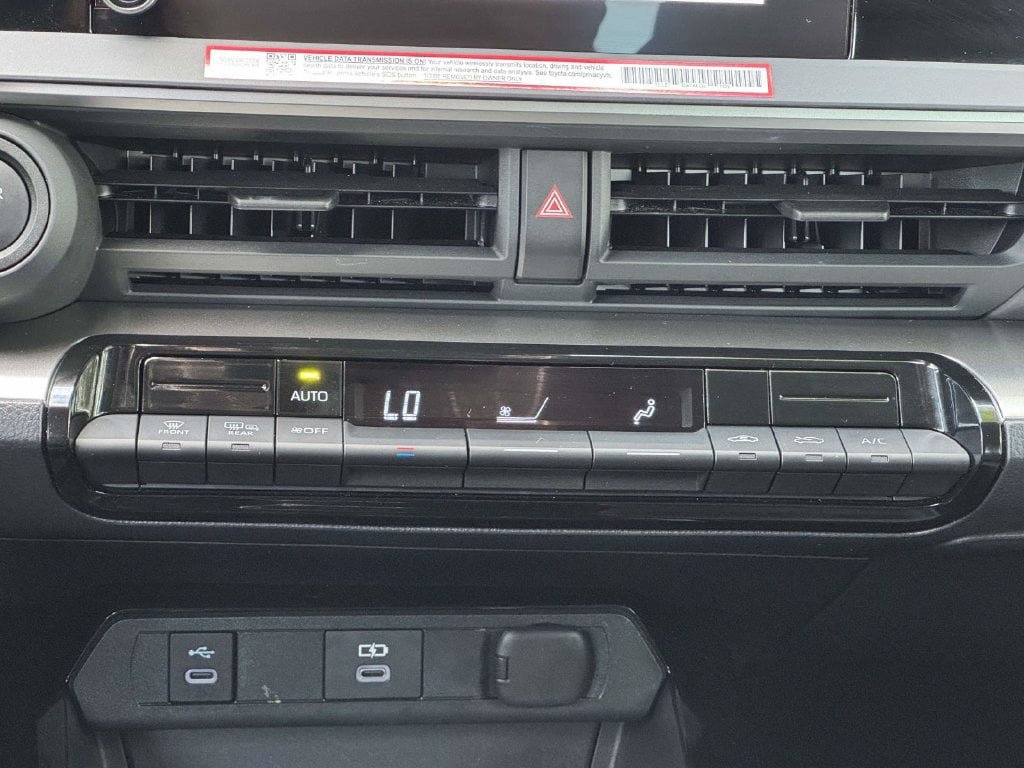 Used 2026 Toyota Prius LE FWD image 5