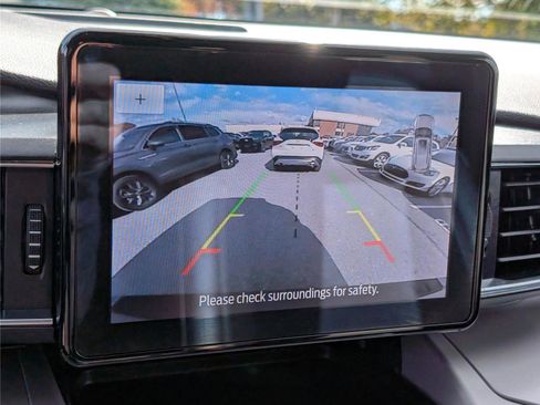 Used 2024 Ford Explorer XLT w/ Equipment Group 202A image 31