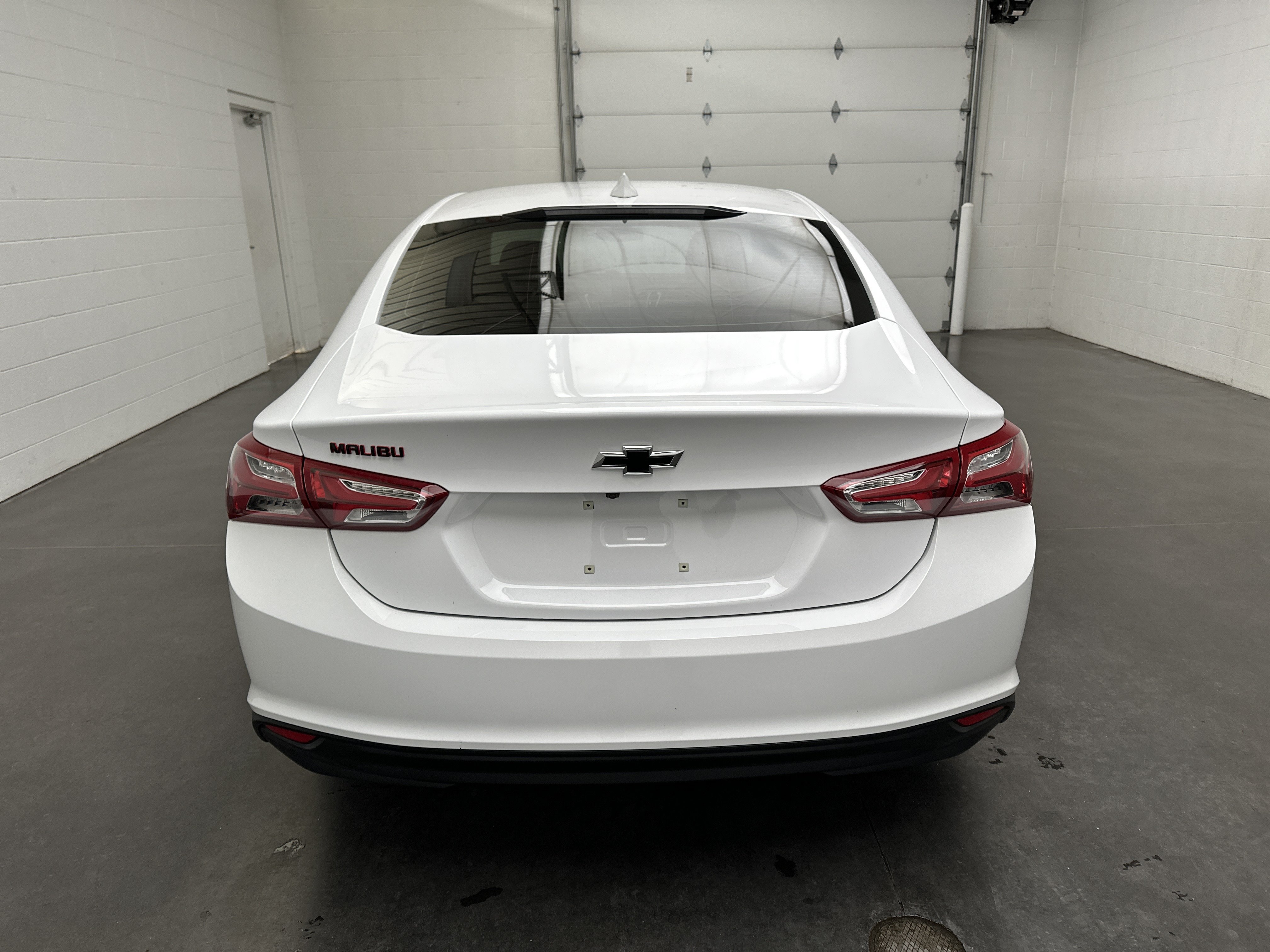 Used 2022 Chevrolet Malibu LT w/ Redline Edition FWD image 7