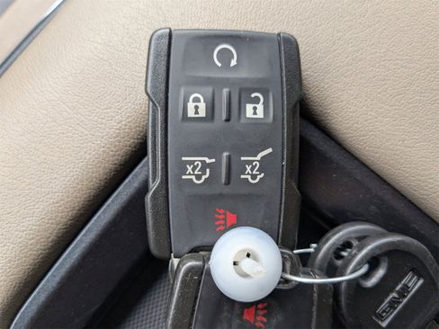 Used 2020 GMC Yukon XL SLT w/ HD Trailering Package image 33