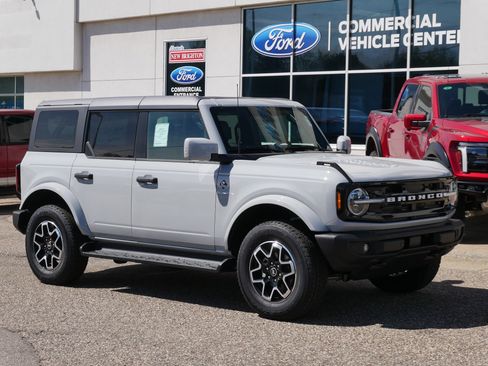 New 2026 Ford Bronco Outer Banks AWD/4WD image 4