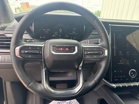 Used 2025 GMC Acadia Elevation w/ Elevation Premium Package FWD image 30