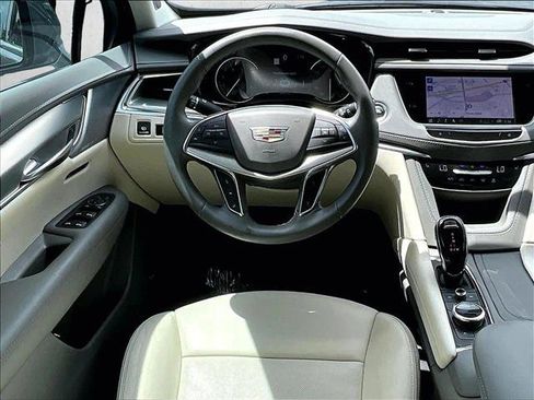 Certified 2023 Cadillac XT5 Premium Luxury FWD image 7