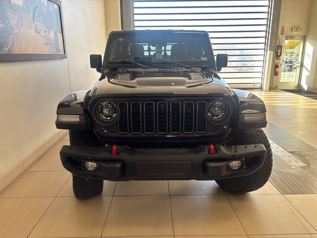 Used 2024 Jeep Gladiator Rubicon AWD/4WD image 2