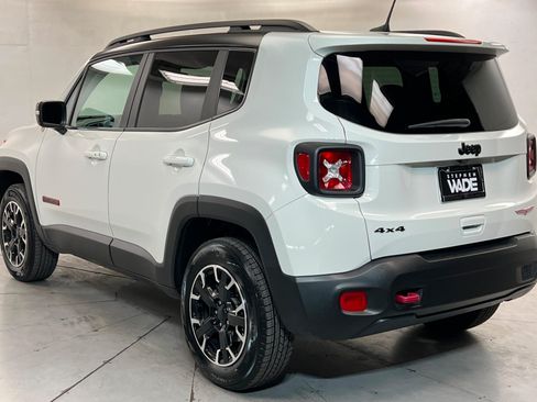 Used 2023 Jeep Renegade Trailhawk AWD/4WD image 3