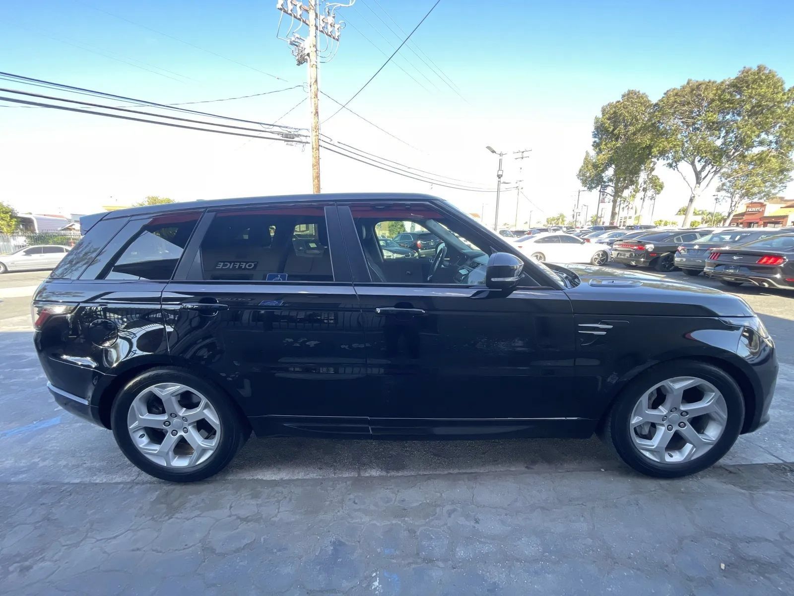 Used 2020 Land Rover Range Rover Sport HSE AWD/4WD image 4