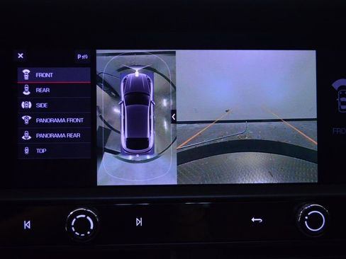 Certified 2023 Porsche Macan GTS image 31