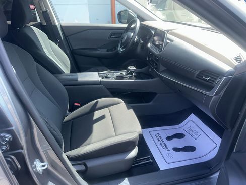 Used 2023 Nissan Rogue S AWD/4WD image 8