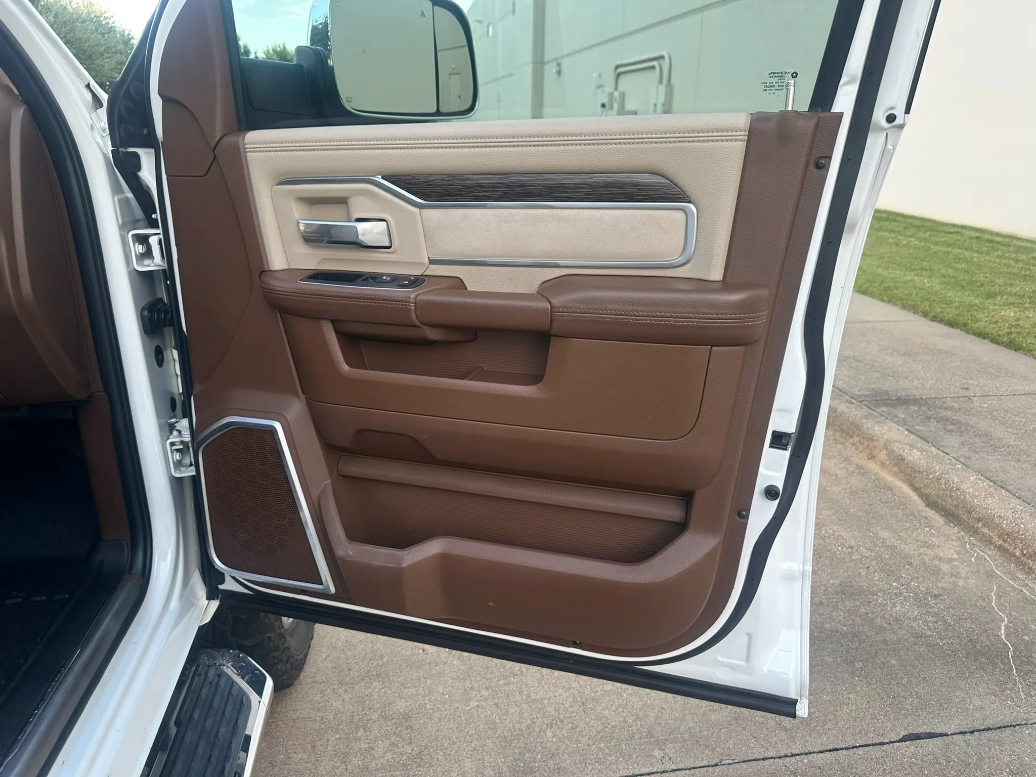 Used 2020 RAM 3500 Laramie AWD/4WD image 32
