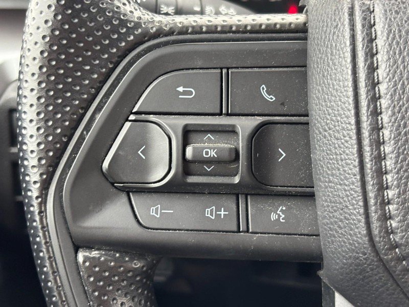 Used 2025 Toyota Tacoma SR5 AWD/4WD image 19