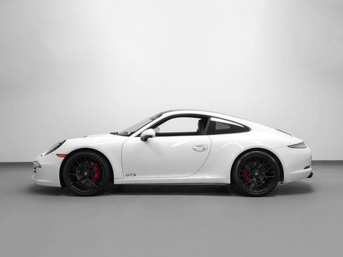 Certified 2016 Porsche 911 Carrera GTS RWD image 2
