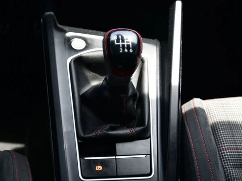 Used 2022 Volkswagen GTI SE FWD image 28