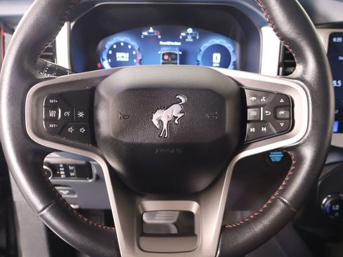 Used 2025 Ford Bronco Heritage Edition AWD/4WD image 3
