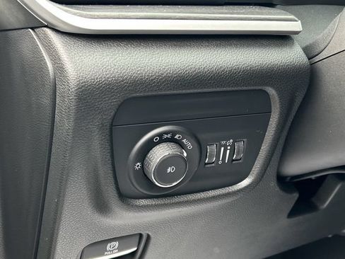 Used 2023 Jeep Grand Cherokee L Limited AWD/4WD image 41