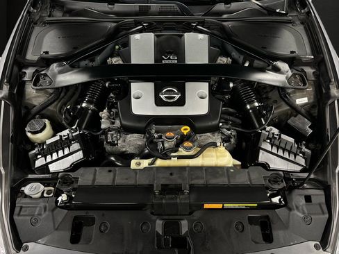 Used 2017 Nissan 370Z Touring image 31