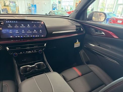 New 2026 Chevrolet Traverse RS w/ LPO, Floor Liner Package FWD image 26