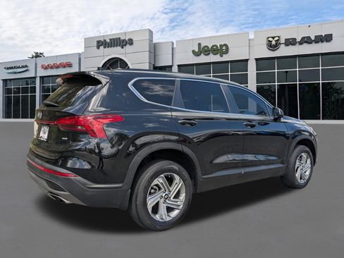 Used 2023 Hyundai Santa Fe SE image 3