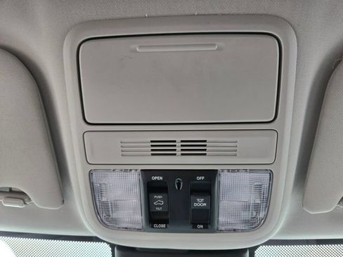 Used 2025 Honda Odyssey EX-L image 23