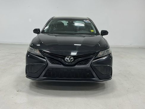 Used 2021 Toyota Camry SE image 9