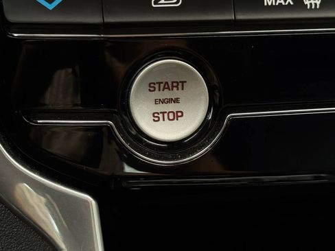 Used 2017 Jaguar XF Prestige RWD image 37