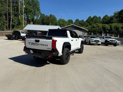 Used 2025 Toyota Tacoma TRD Pro AWD/4WD image 5