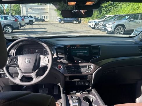 Used 2024 Honda Passport EX-L image 15