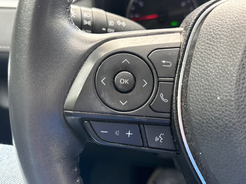 Used 2020 Toyota RAV4 XLE Premium AWD/4WD image 29