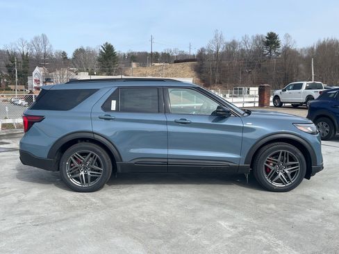 New 2026 Ford Explorer ST-Line w/ ST-Line Street Pack image 2